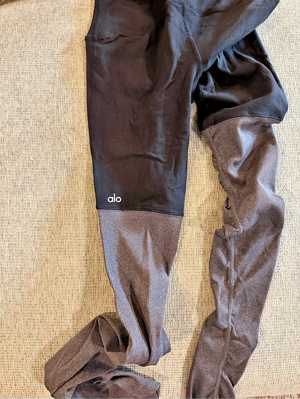 Alo Color Block Leggings Black & Gray - Picture 2 of 2